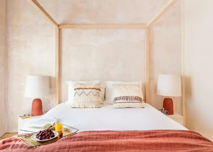 Archi-pelago Alfama Design Gasthof 3*
