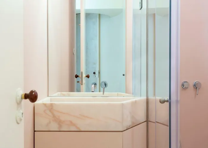 Archi-pelago Alfama Design Gasthof 3*