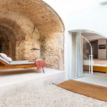 Archi-pelago Alfama Design Penzion 2*