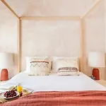 Archi-pelago Alfama Design Pensionat 3*