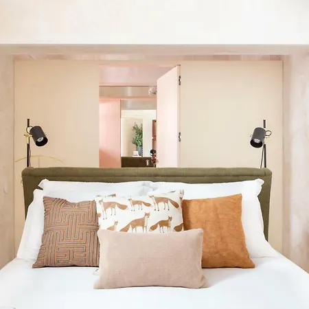 Archi-pelago Alfama Design Gæstehus