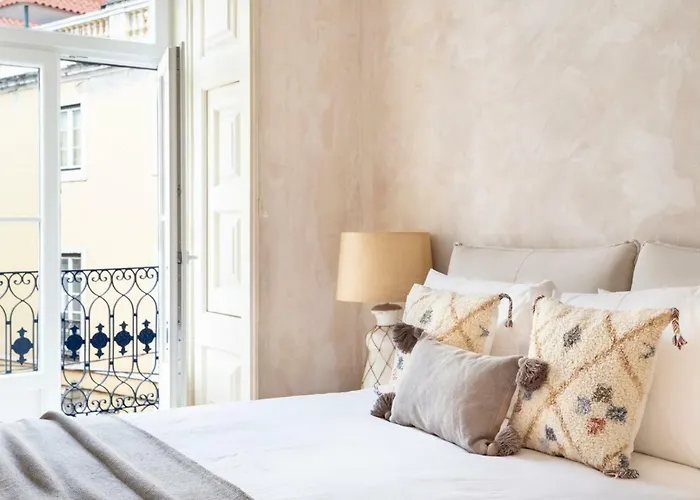Archi-pelago Alfama Design